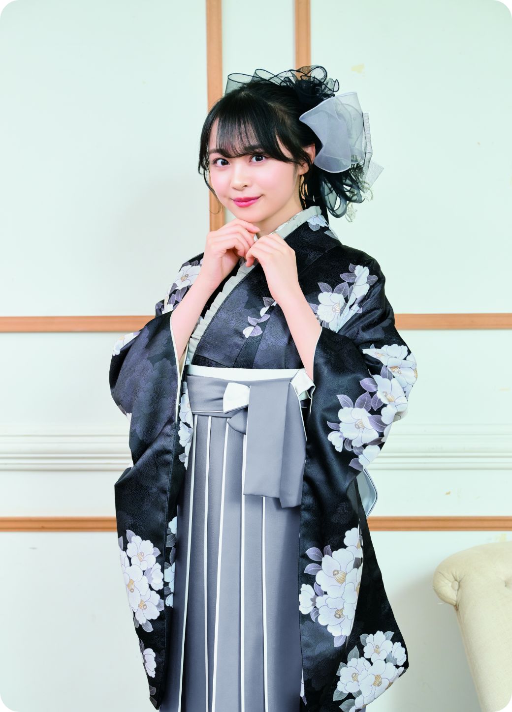 林芽亜里 黒色の袴