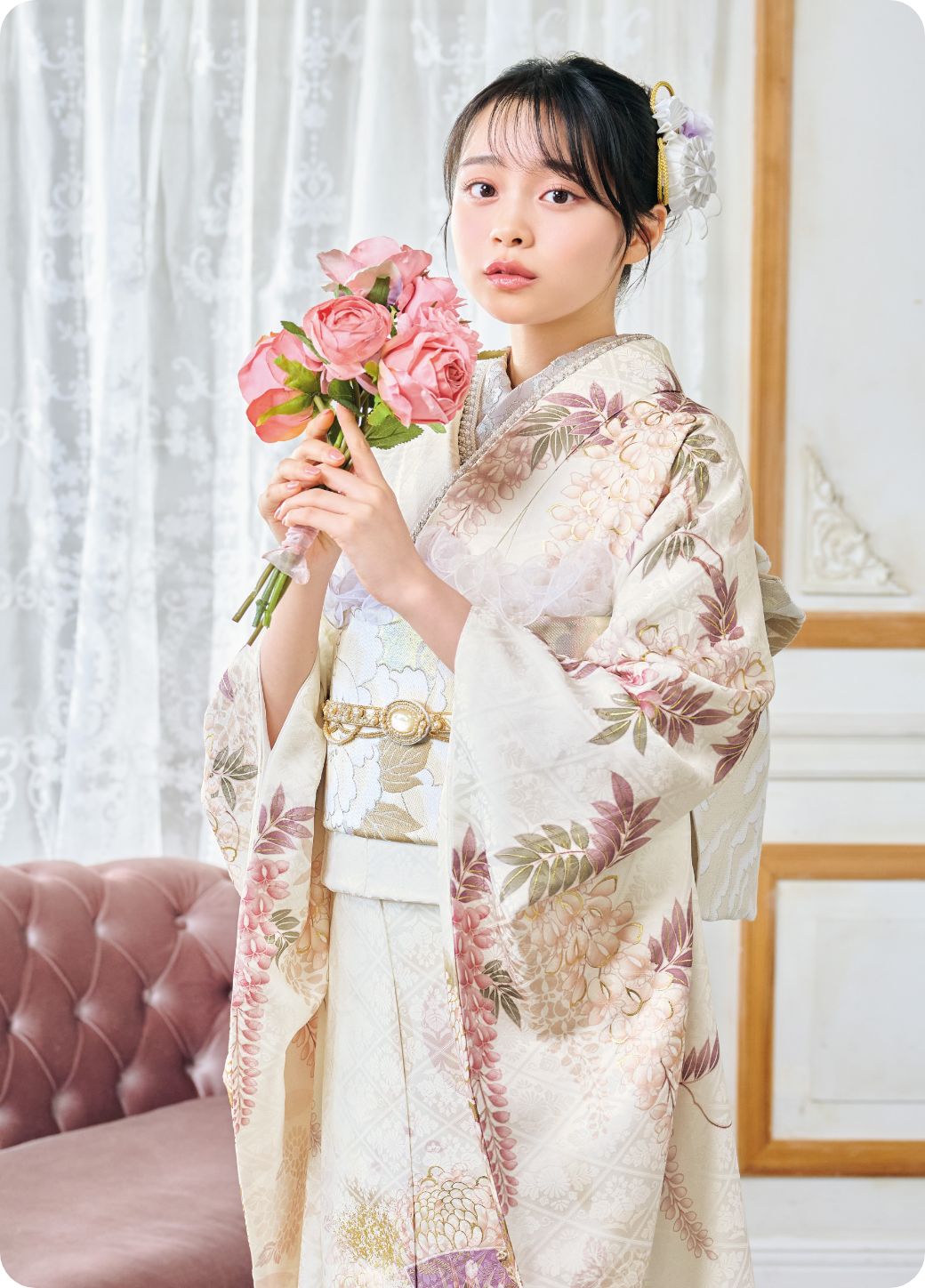 林芽亜里 花柄の振袖